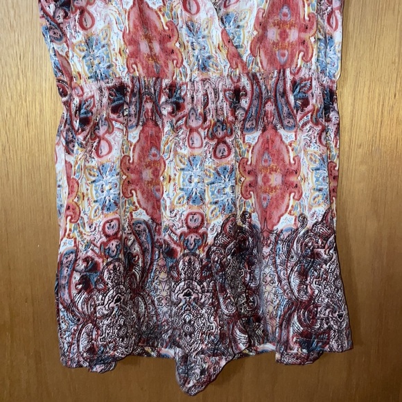 •CHELSEA & VOLIET•DEEP V MULTICOLORED PAISLEY TRIBAL ROMPER SIZE MEDIUM - Picture 7 of 7